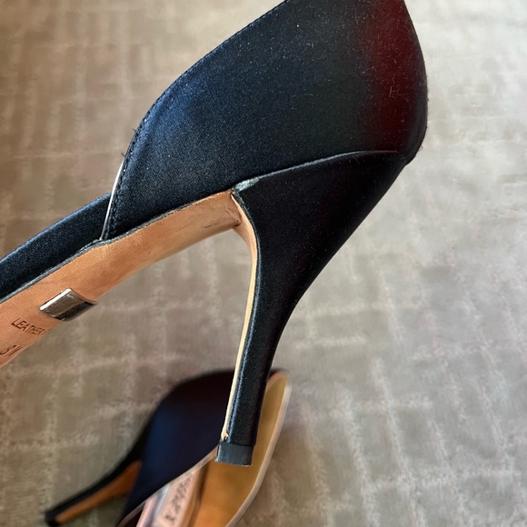 Badgley Mischka size 8 black satin d’orsay open toe pump with tulle bow - Picture 6 of 11